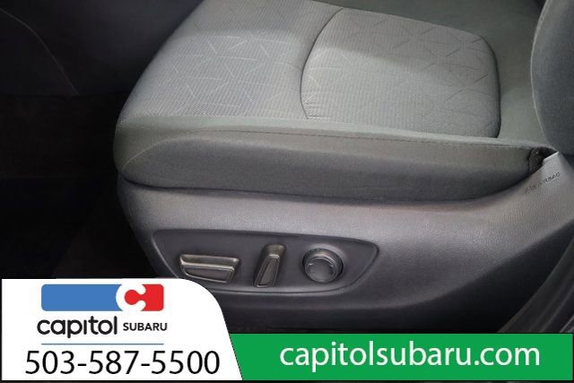 Used 2025 Toyota RAV4 XLE AWD/4WD image 13