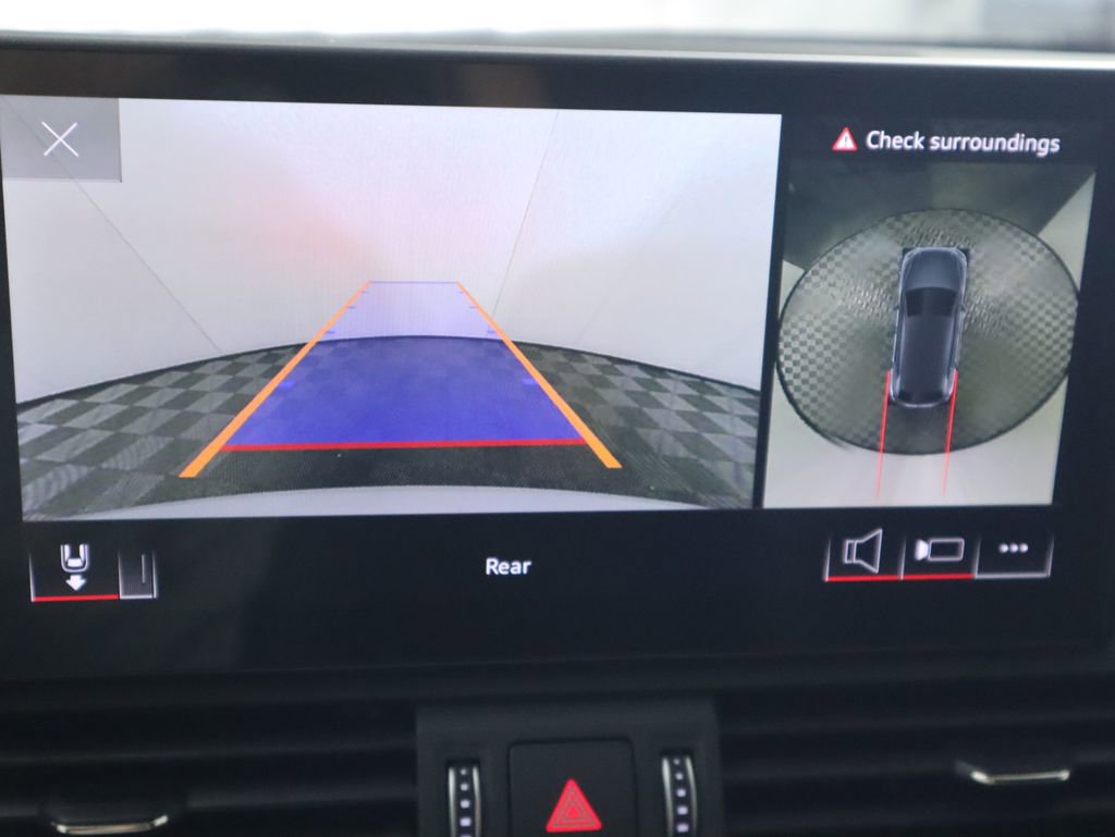 Used 2025 Audi Q5 e Premium Plus w/ Premium Plus Package image 17