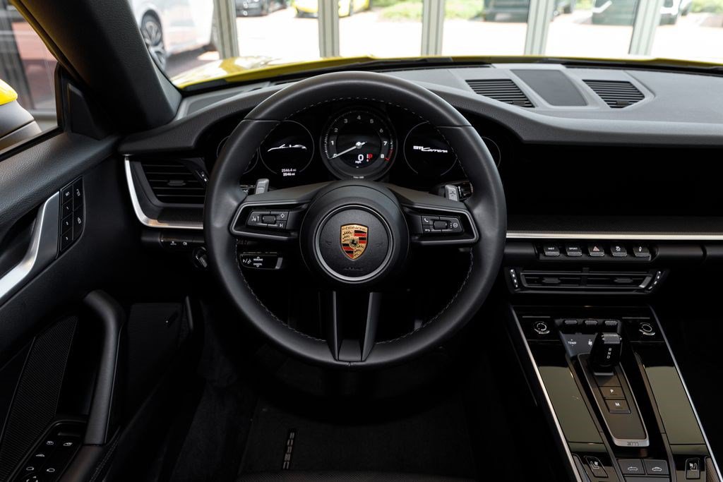 Used 2022 Porsche 911 Carrera RWD image 16