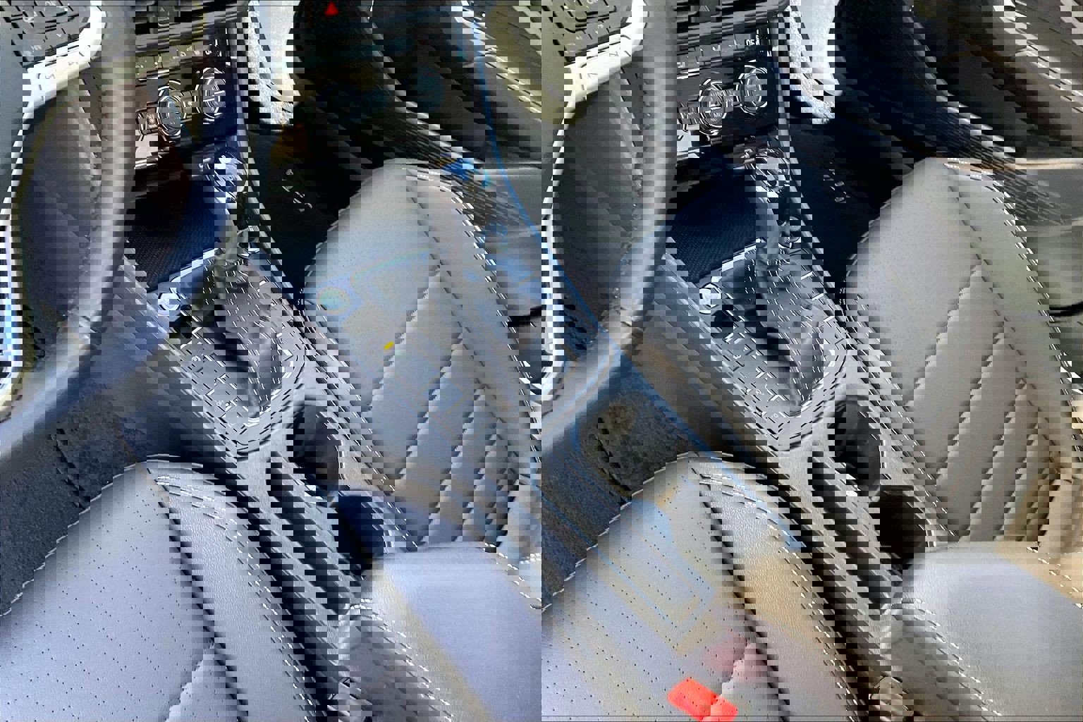 Certified 2024 Volkswagen Jetta SE w/ Panoramic Sunroof Package image 17