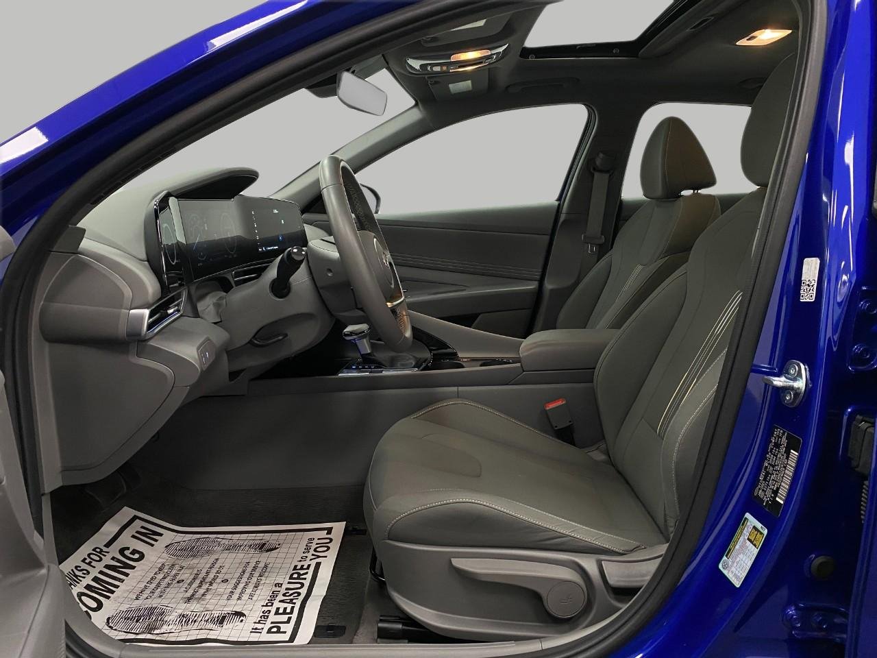 Certified 2025 Hyundai Elantra SEL FWD image 30