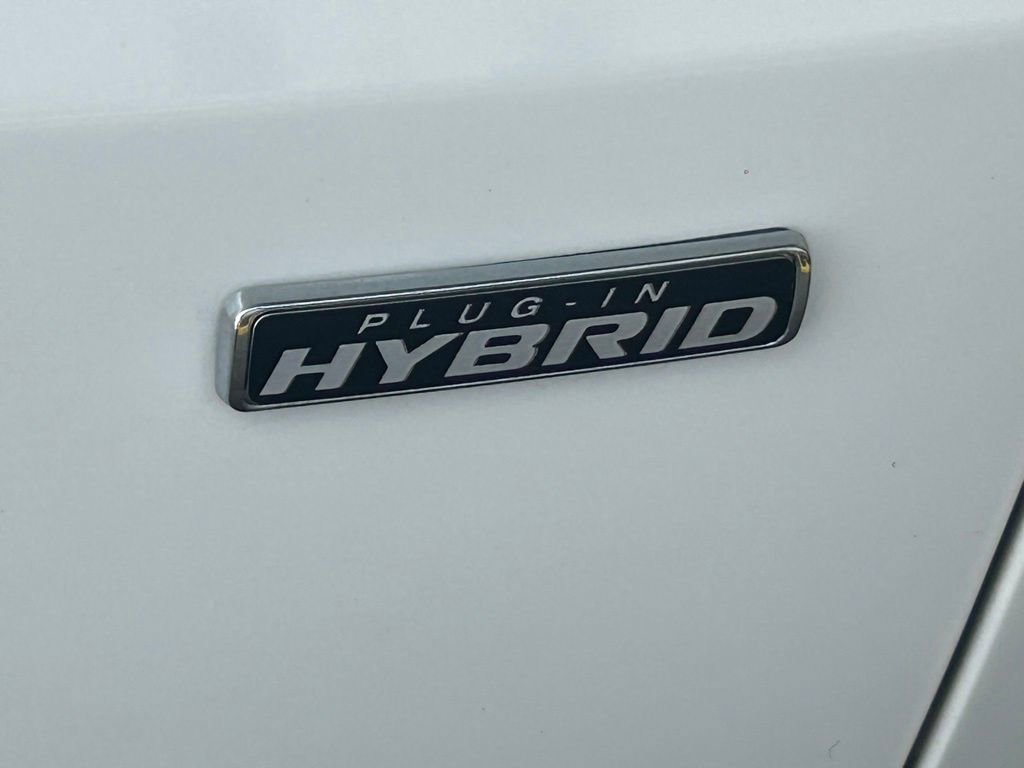 Certified 2024 Ford Escape SE w/ PHEV Premium Package FWD image 23