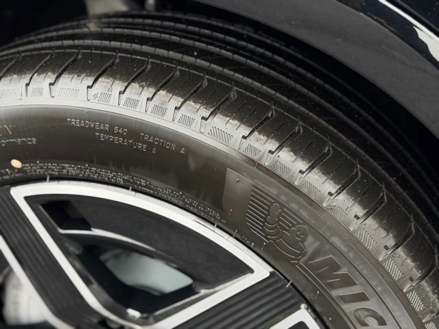 Used 2026 Mercedes-Benz GLC 300 4MATIC image 13