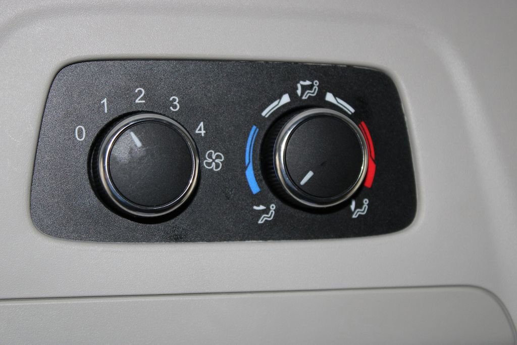 Used 2024 Ford Transit 350 XLT image 40