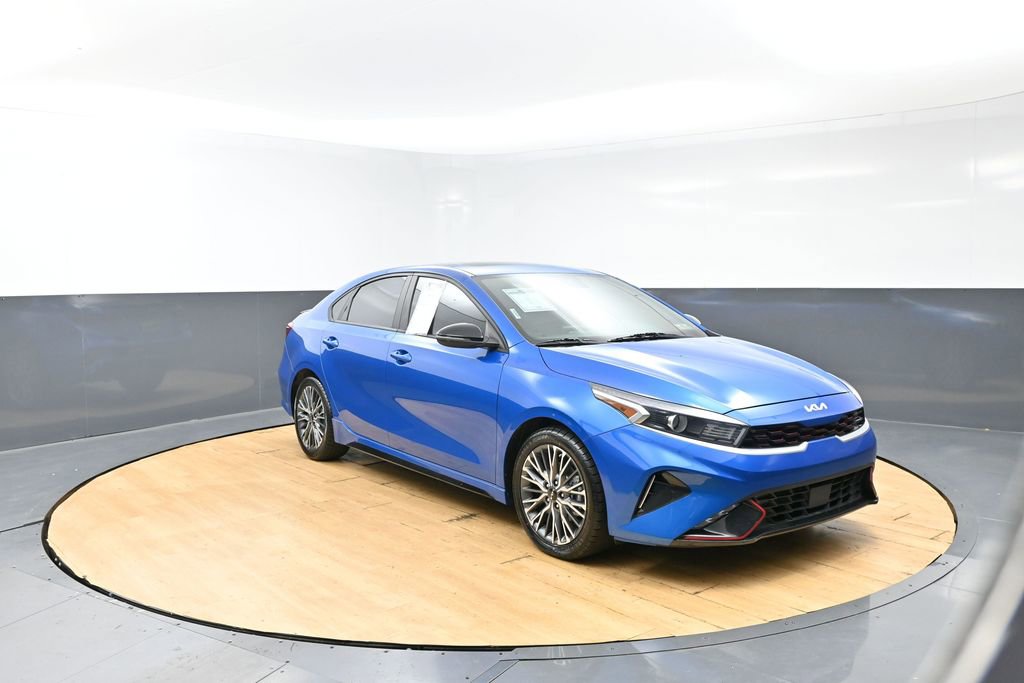 Used 2022 Kia Forte GT-Line w/ GT-Line Premium Package FWD image 3