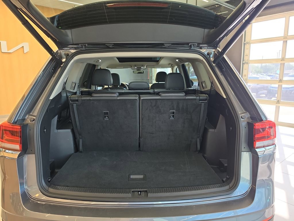 Used 2025 Volkswagen Atlas SE image 29