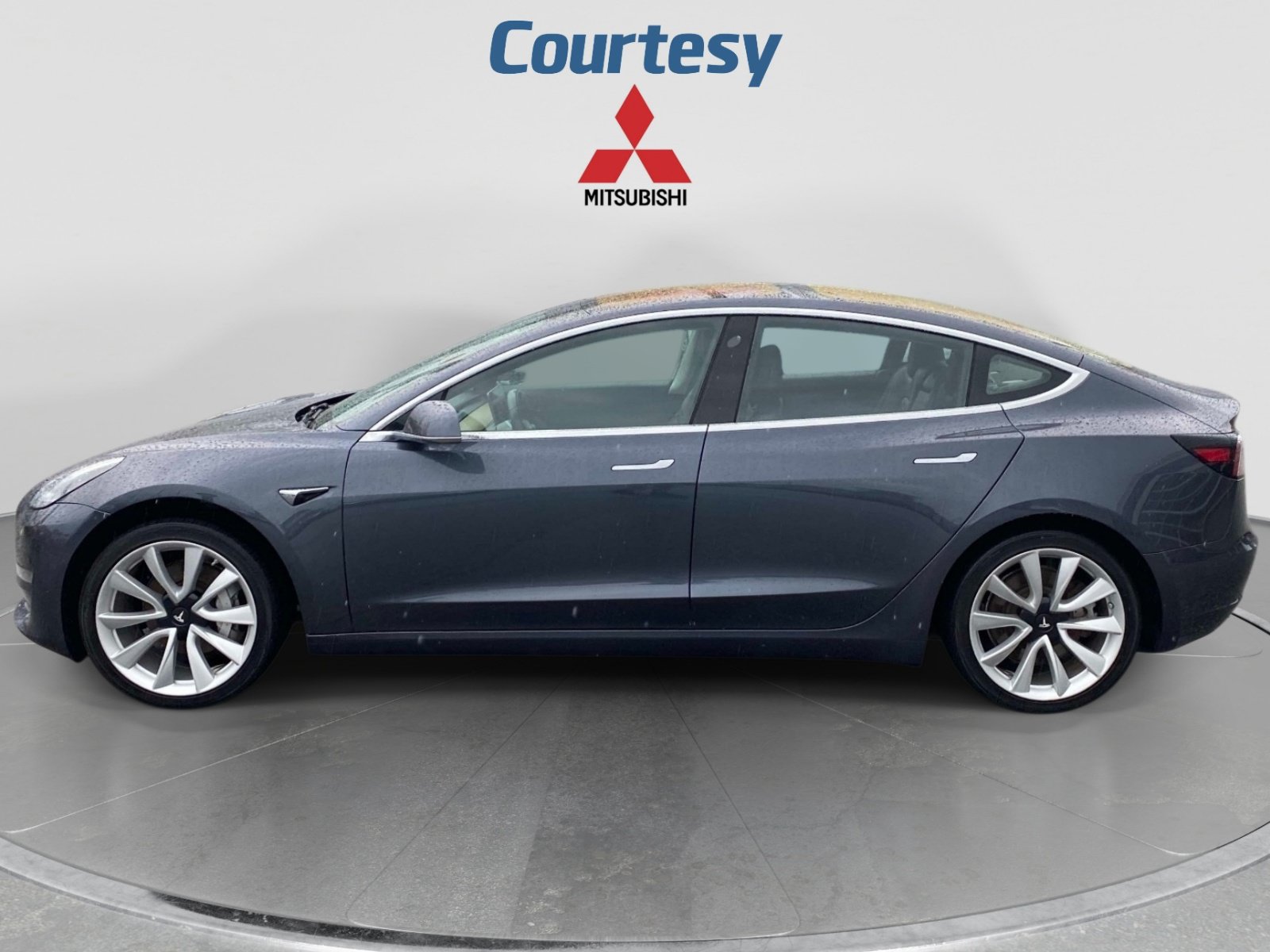 Used 2018 Tesla Model 3 Long Range RWD image 2