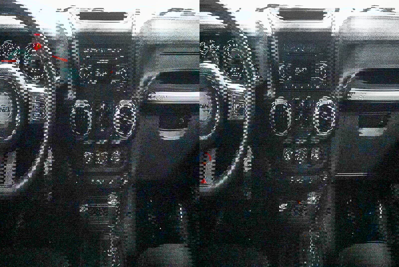 Used 2016 Jeep Wrangler Unlimited Rubicon w/ Connectivity Group image 16