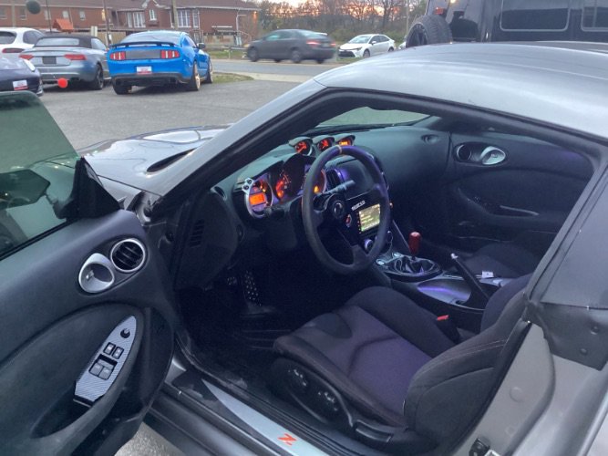 Used 2009 Nissan 370Z Touring w/ Sport Pkg image 6