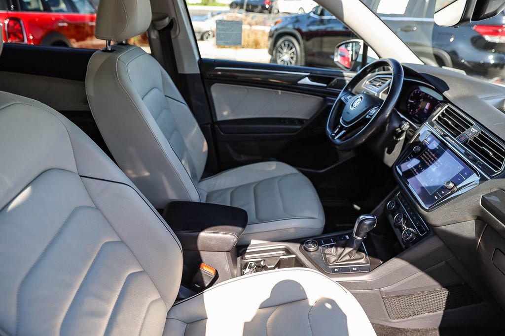 Used 2019 Volkswagen Tiguan SEL Premium AWD/4WD image 17