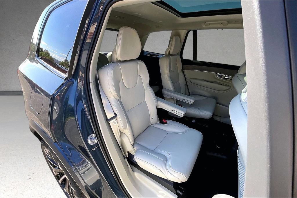 New 2026 Volvo XC90 T8 Ultra w/ Protection Package Premier AWD/4WD image 9