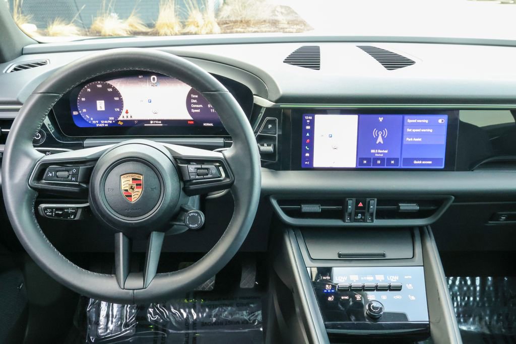 Certified 2025 Porsche Macan 4 Electric image 19