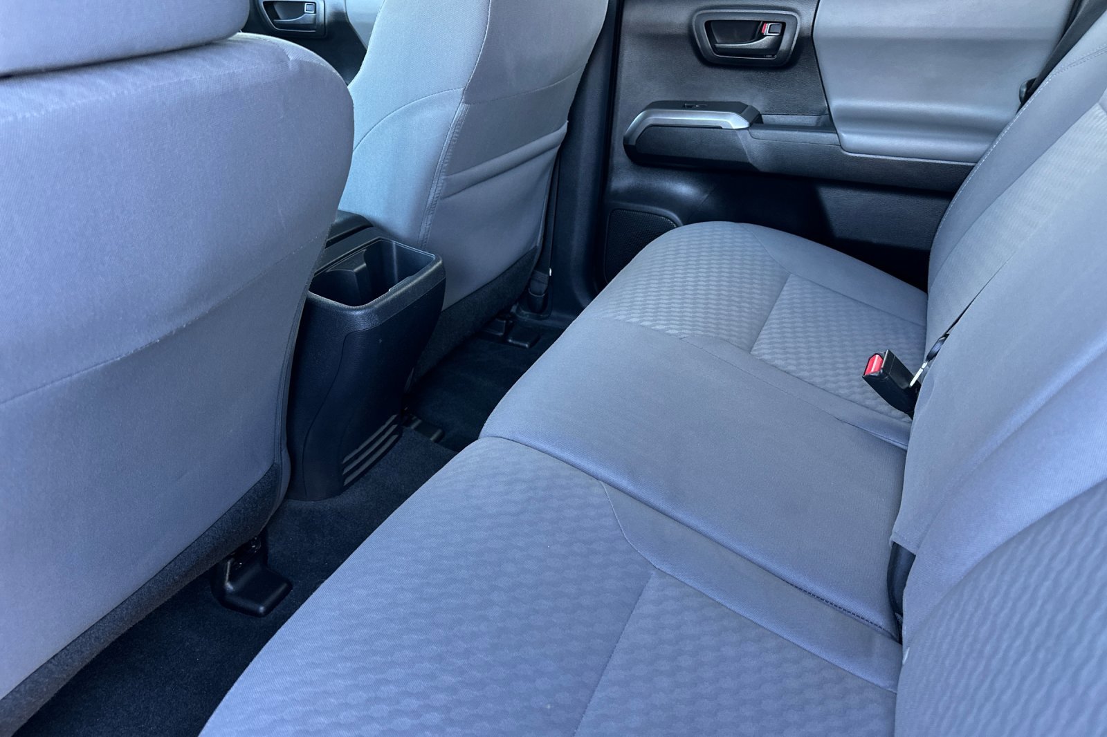 Used 2020 Toyota Tacoma SR5 image 12