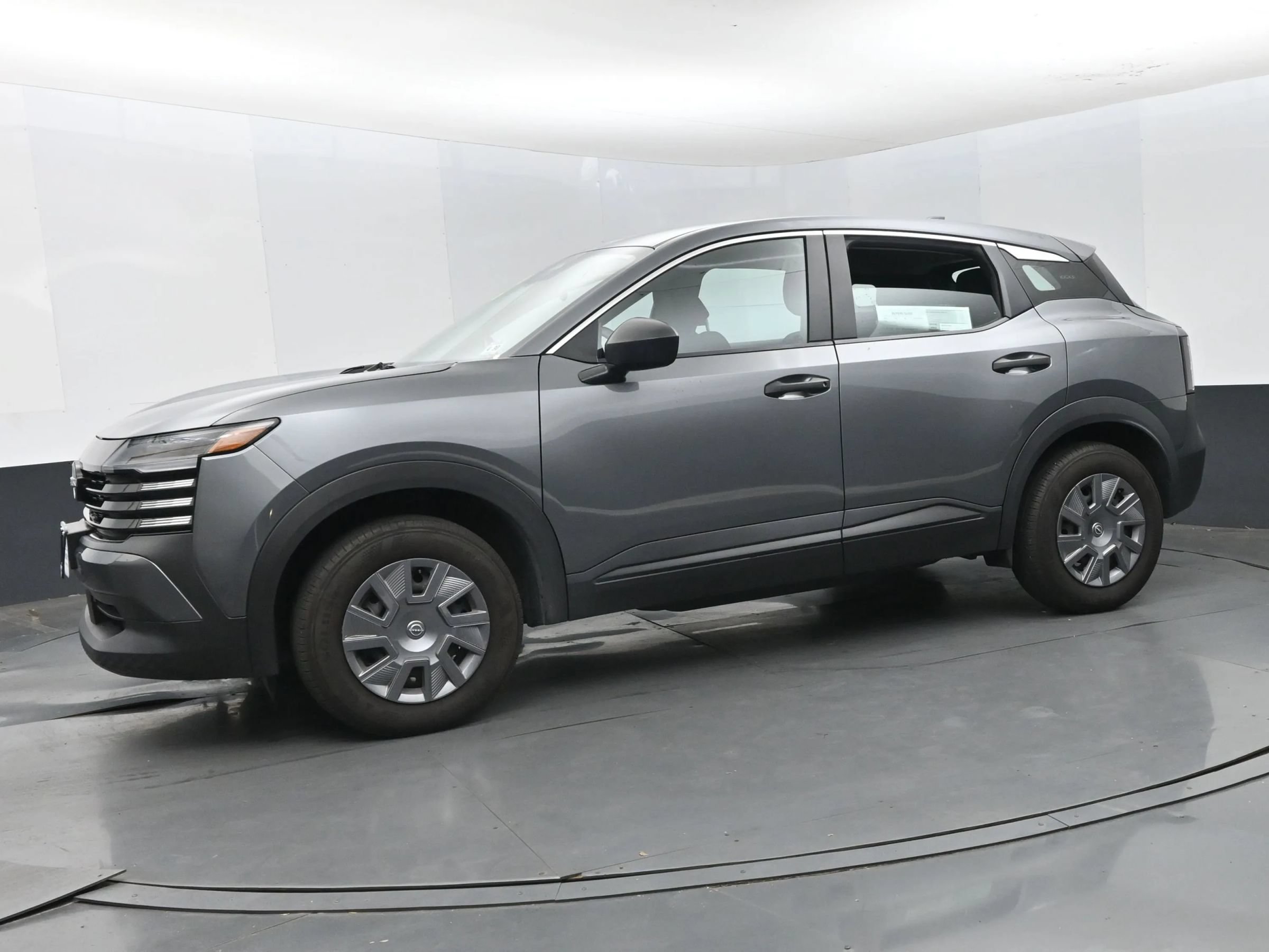 Used 2025 Nissan Kicks S AWD/4WD image 5