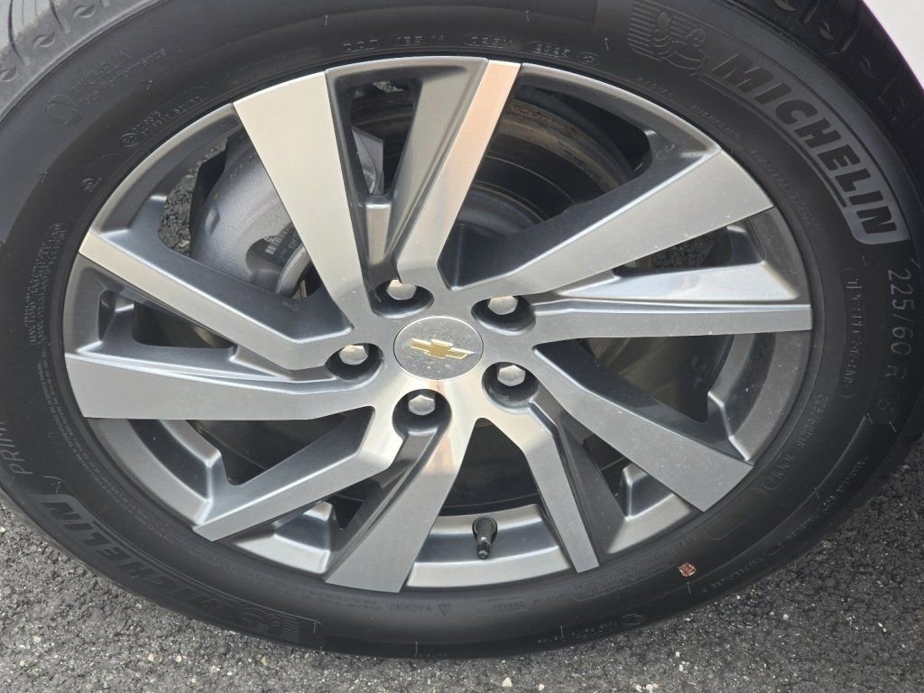 Used 2024 Chevrolet Equinox LT w/ LPO, Floor Liner Package image 31