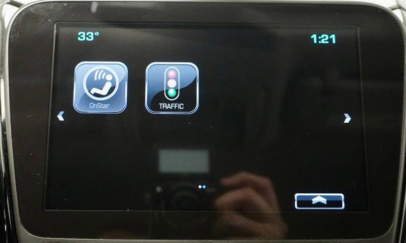 Used 2017 Chevrolet Volt Premier w/ Driver Confidence II Package FWD image 18