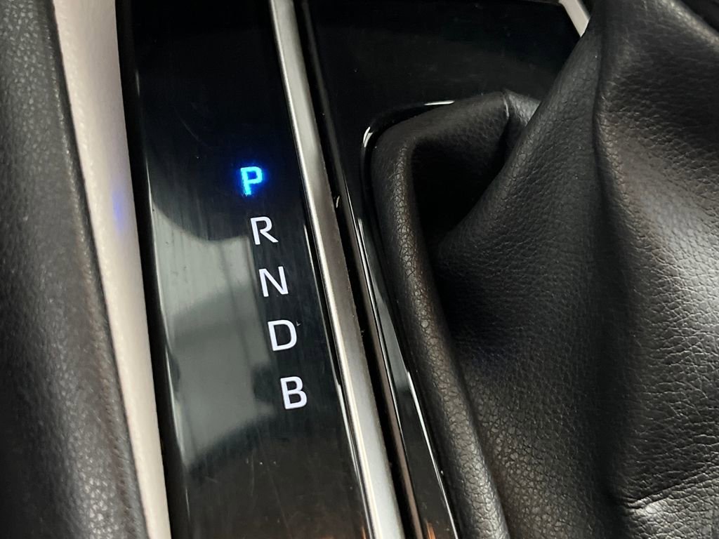 Used 2020 Toyota Corolla L image 39