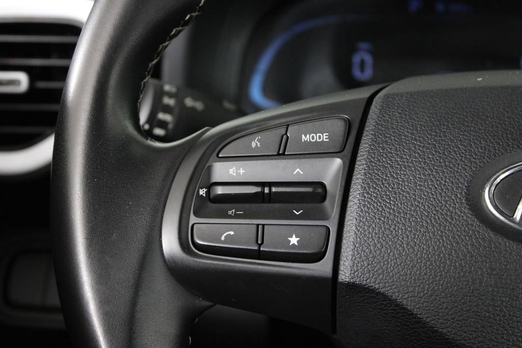 Certified 2023 Hyundai Venue Limited FWD image 27