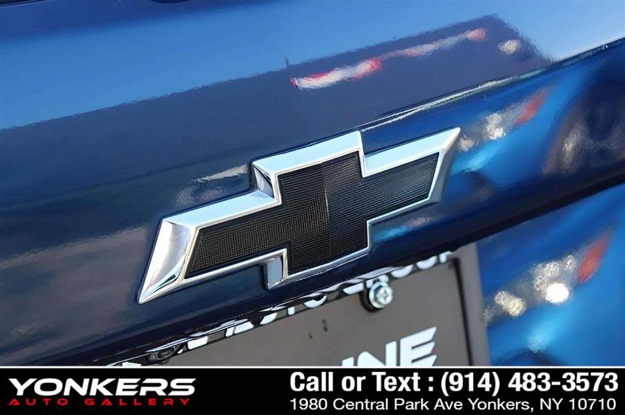 Used 2022 Chevrolet Equinox RS w/ Infotainment Package image 9