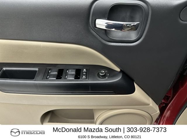 Used 2015 Jeep Patriot Latitude AWD/4WD image 13