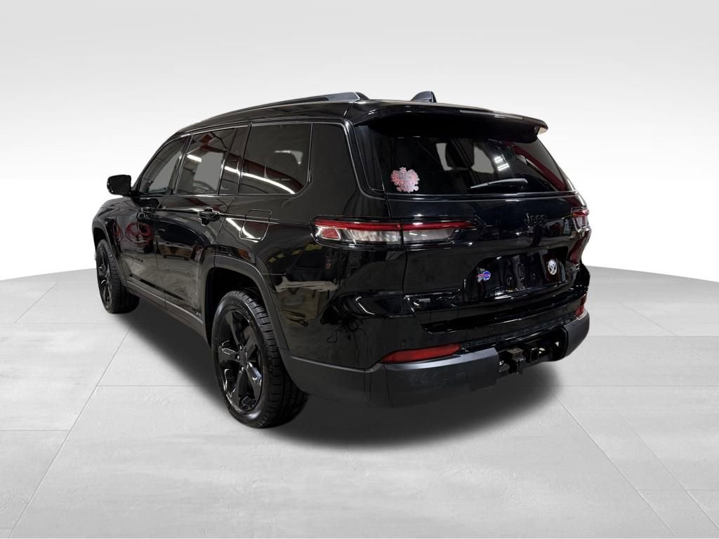 Used 2023 Jeep Grand Cherokee L Limited w/ Black Appearance Package image 3