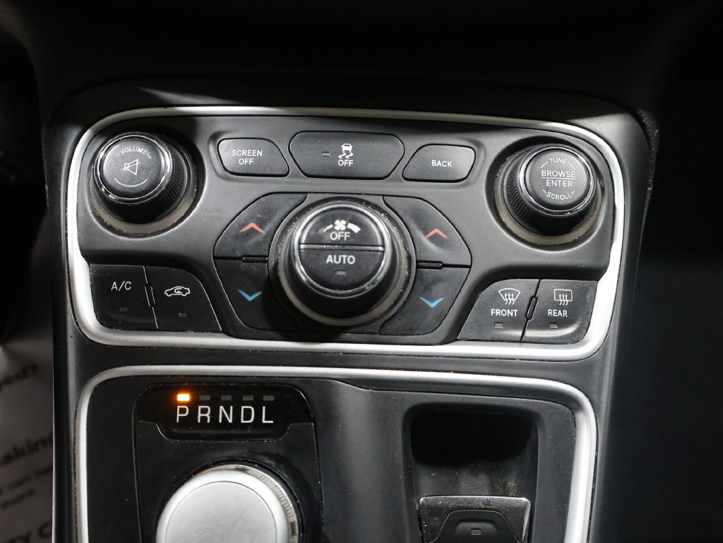 Used 2015 Chrysler 200 Limited w/ Convenience Group FWD image 30