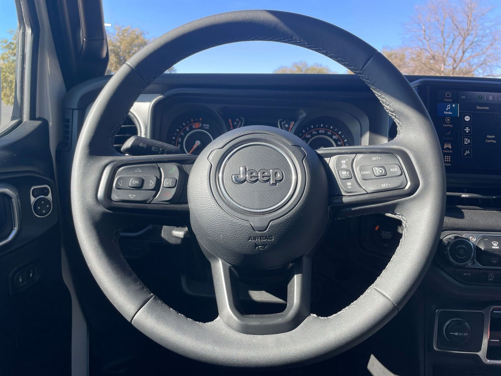 Used 2025 Jeep Wrangler Sport S image 28