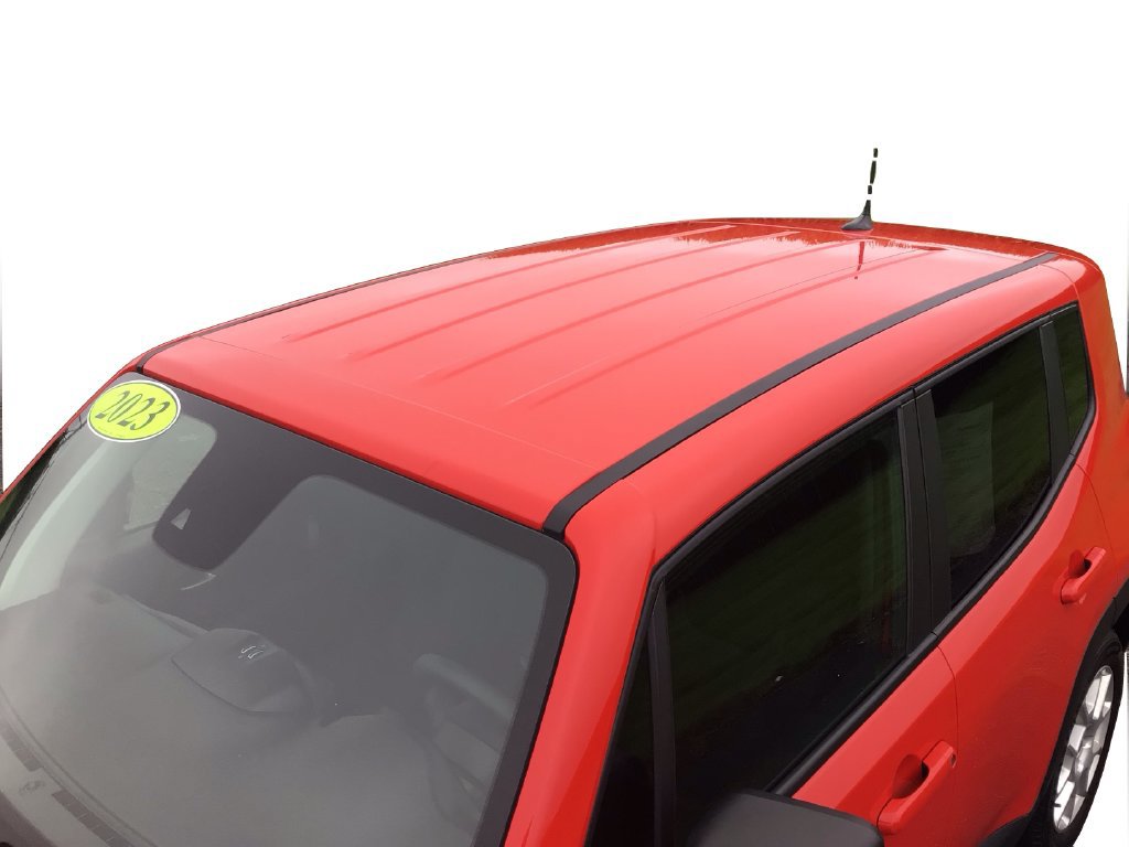 Used 2023 Jeep Renegade Latitude AWD/4WD image 11