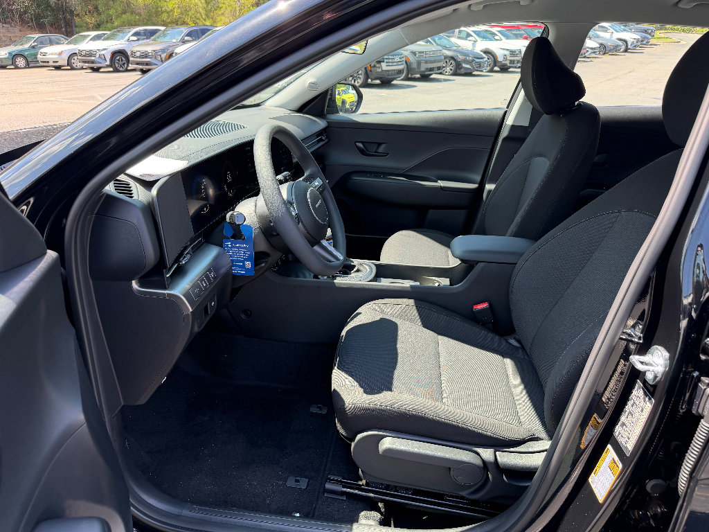 New 2027 Hyundai Kona SE FWD image 11