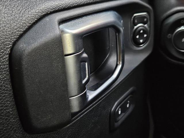 Used 2023 Jeep Wrangler Unlimited Rubicon w/ LED Lighting Group AWD/4WD image 25
