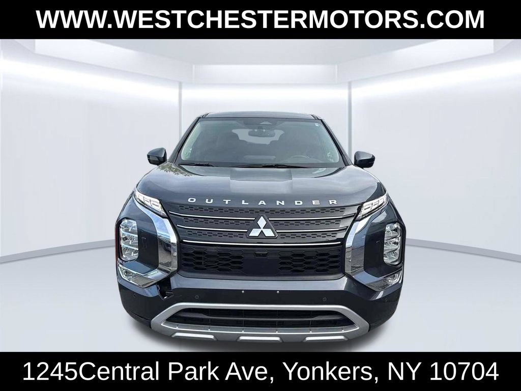 Used 2024 Mitsubishi Outlander SE Black Edition AWD/4WD image 2