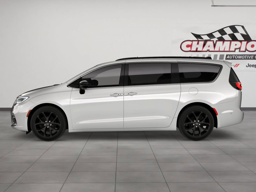 New 2026 Chrysler Pacifica Limited image 3