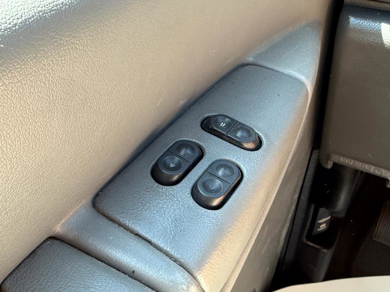 Used 2007 Ford E-350 and Econoline 350 Super Duty image 12