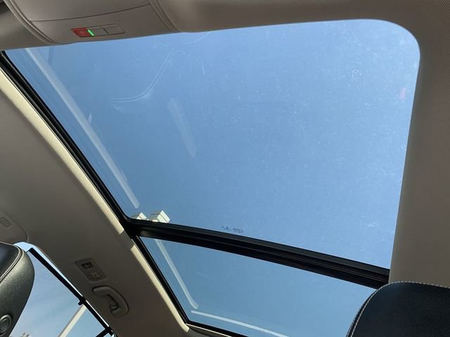 Used 2022 Volkswagen Atlas SEL R-Line AWD/4WD image 30