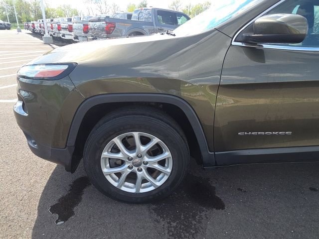 Used 2015 Jeep Cherokee Latitude w/ Cold Weather Group image 15