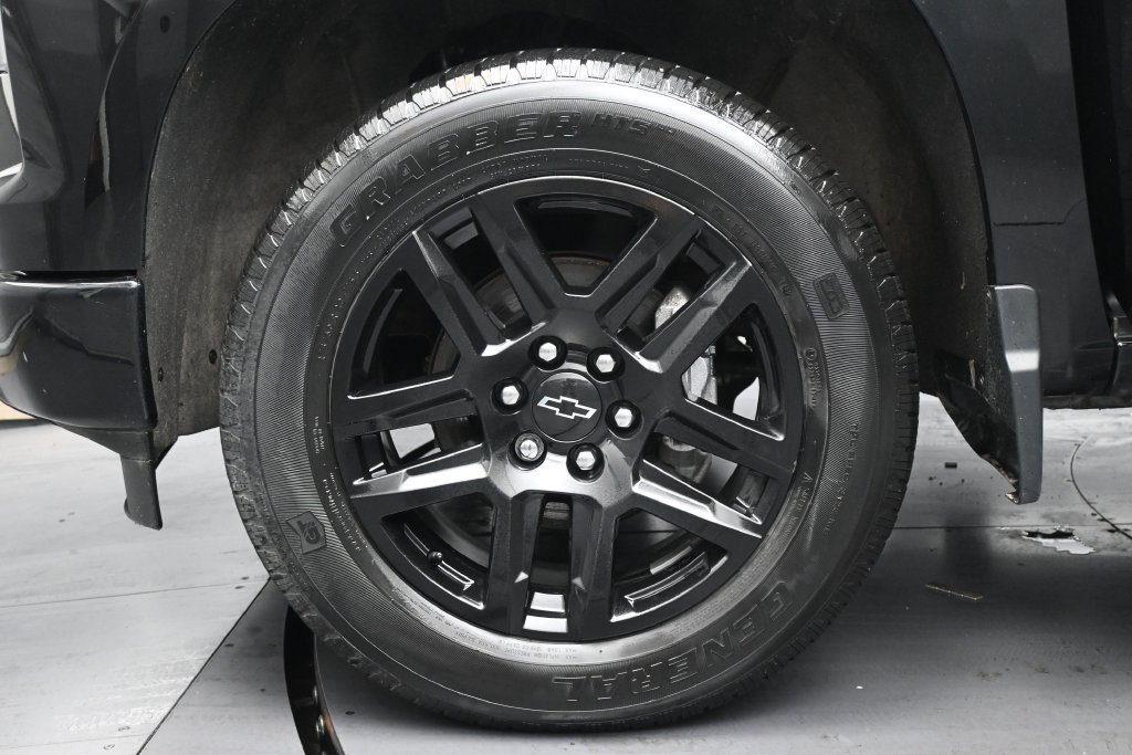 Used 2022 Chevrolet Silverado 1500 Custom AWD/4WD image 33