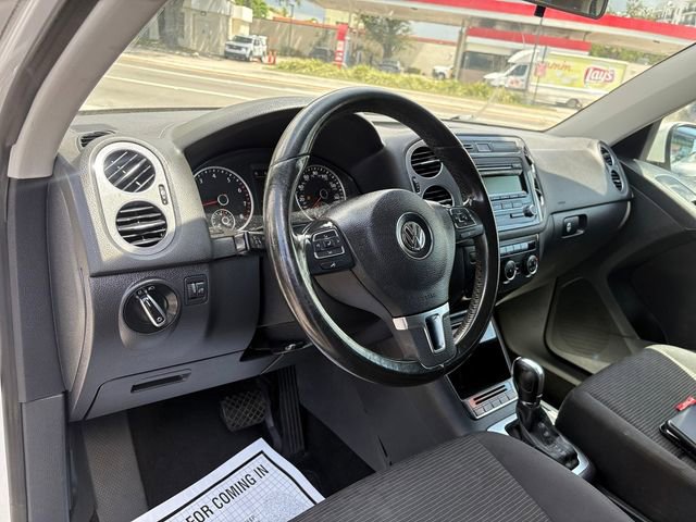 Used 2014 Volkswagen Tiguan S image 15