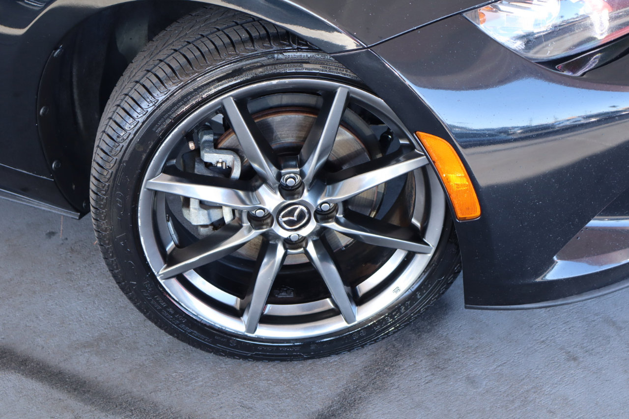 Used 2017 MAZDA MX-5 Miata RF Grand Touring image 3