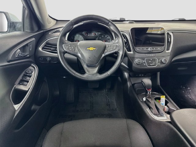 Used 2025 Chevrolet Malibu RS FWD image 21