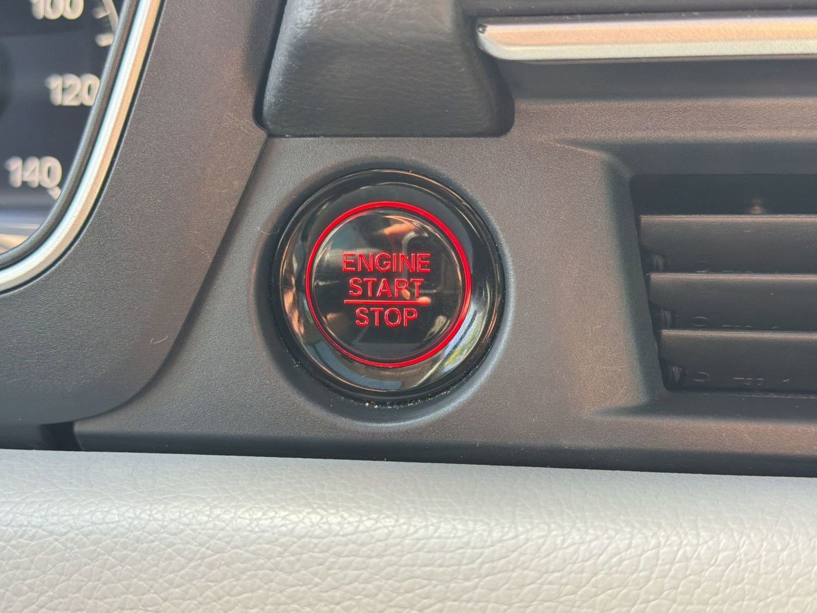 Used 2023 Honda Pilot Touring image 23