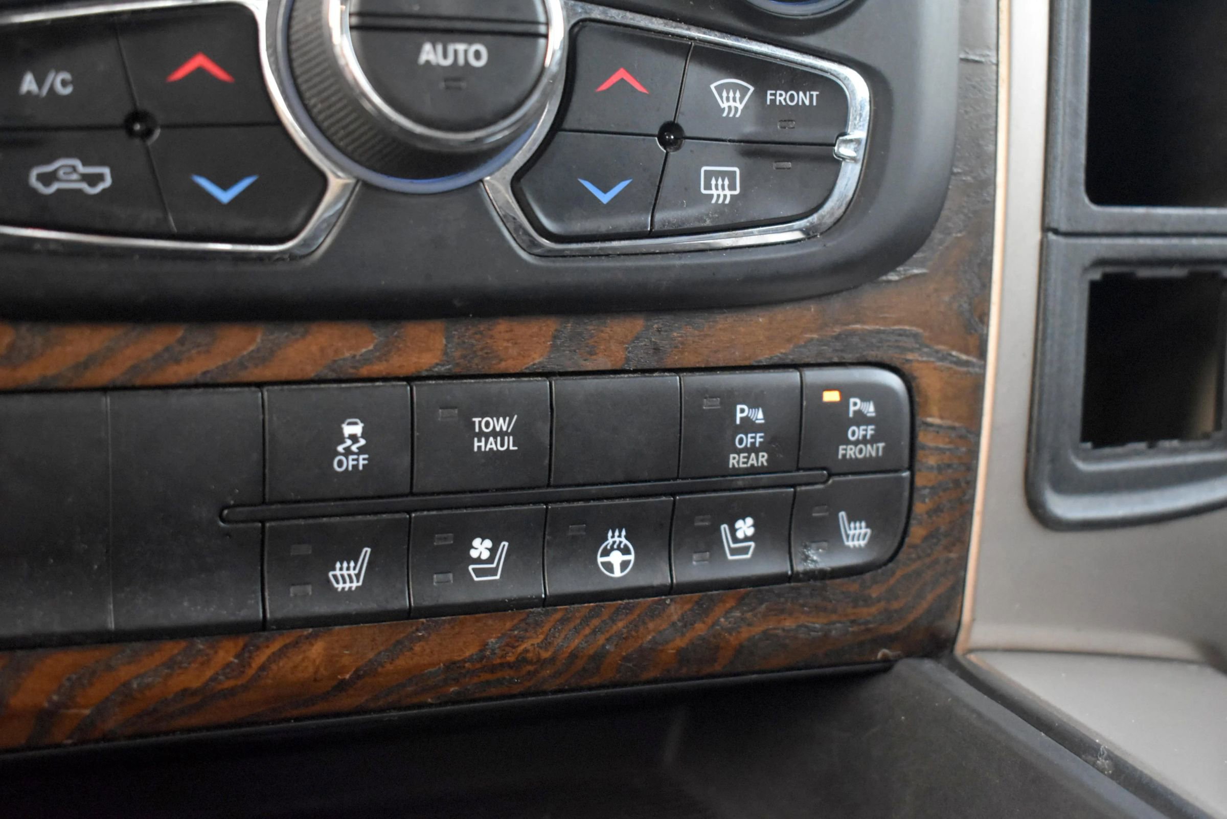 Used 2015 RAM 1500 Laramie Longhorn w/ Convenience Group image 36