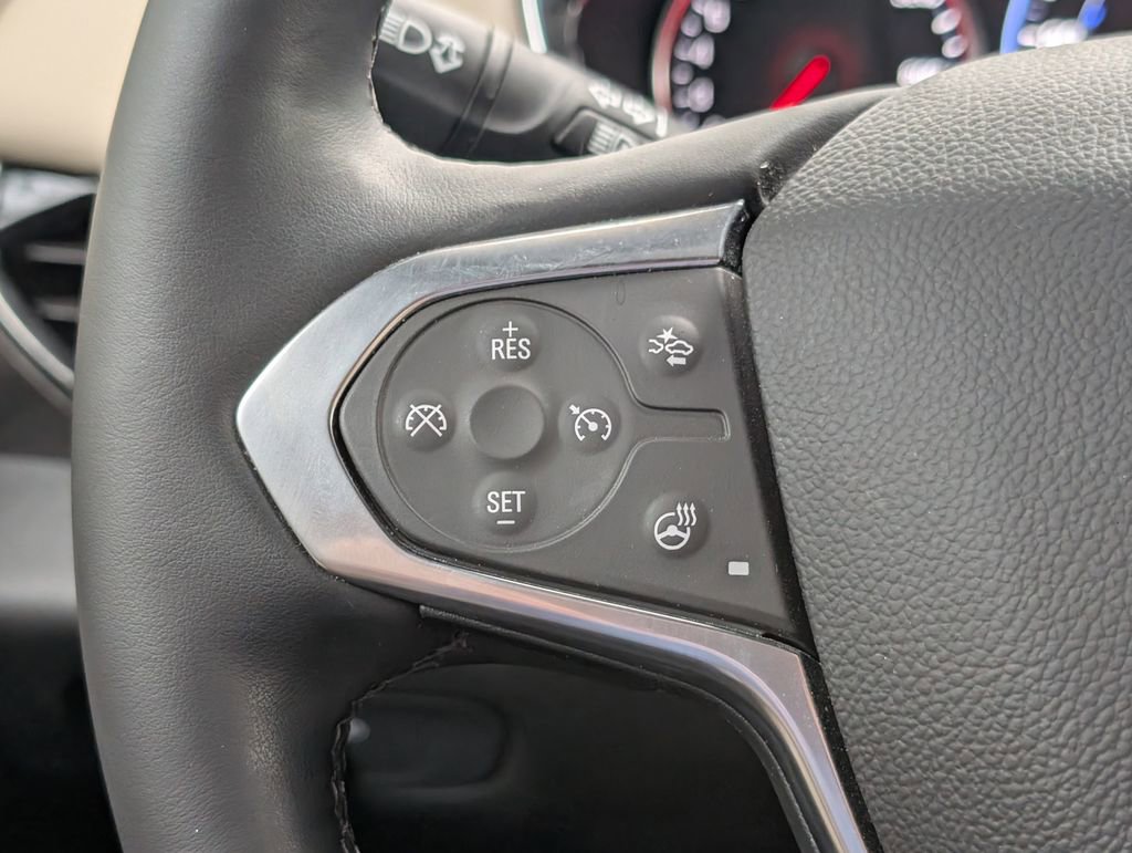 Used 2023 Chevrolet Traverse Premier FWD image 29