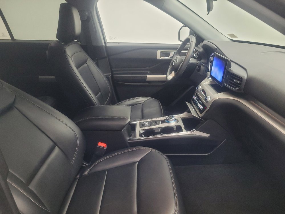 Used 2022 Ford Explorer XLT w/ Equipment Group 202A image 21