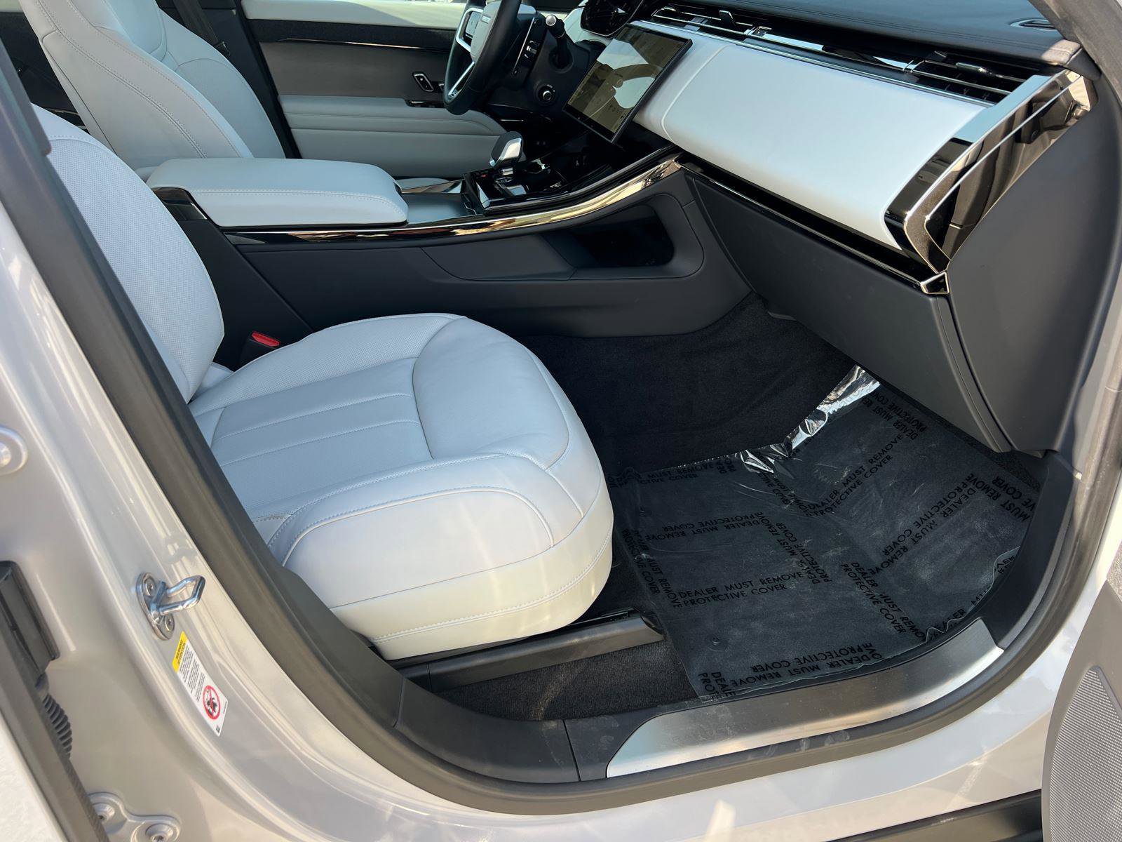 Used 2024 Land Rover Range Rover Sport SE image 13