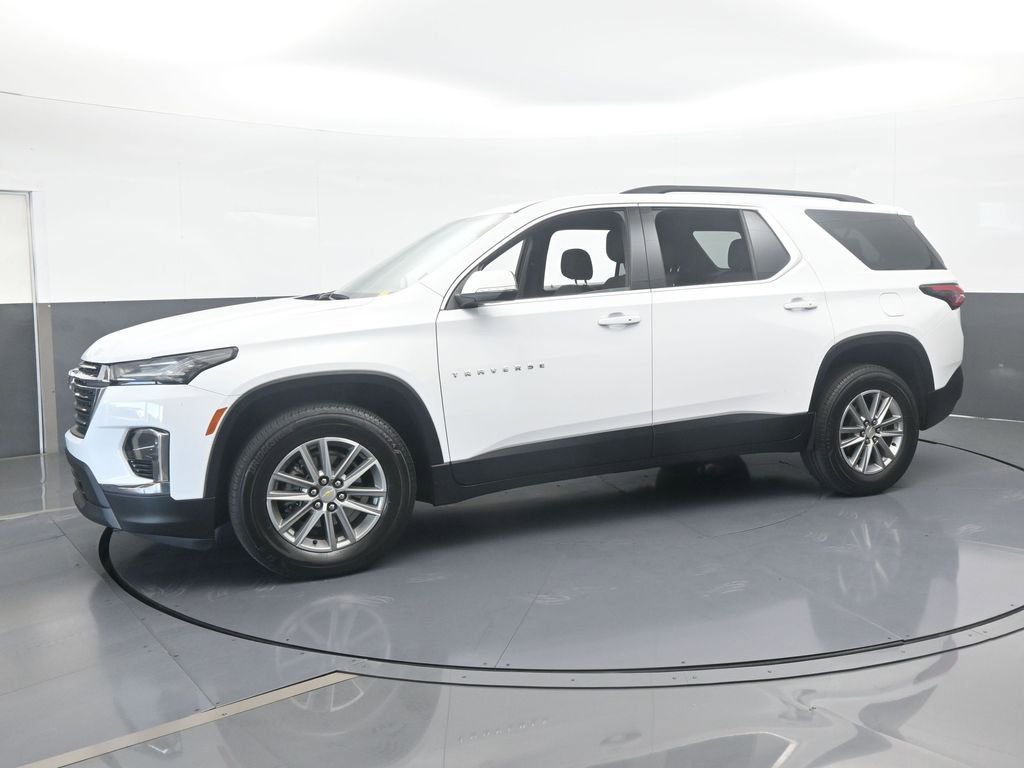 Used 2023 Chevrolet Traverse LT image 2