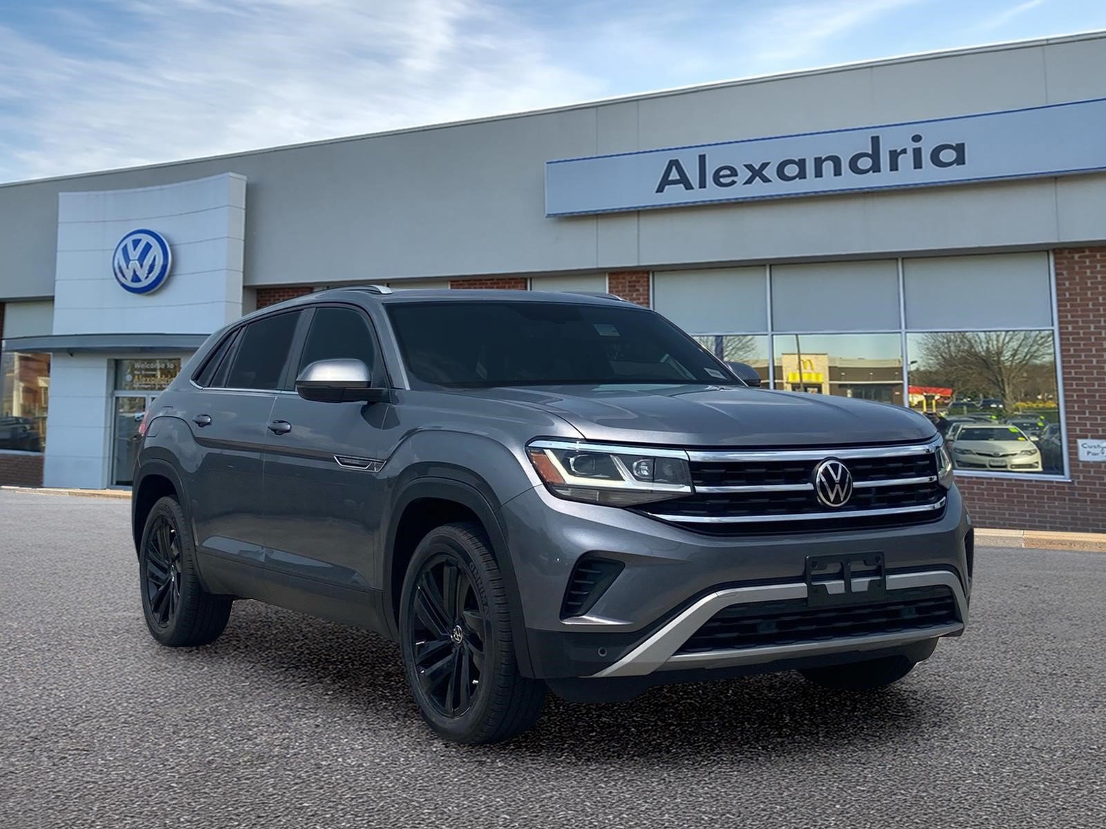 Used 2022 Volkswagen Atlas Cross Sport SE FWD video 1