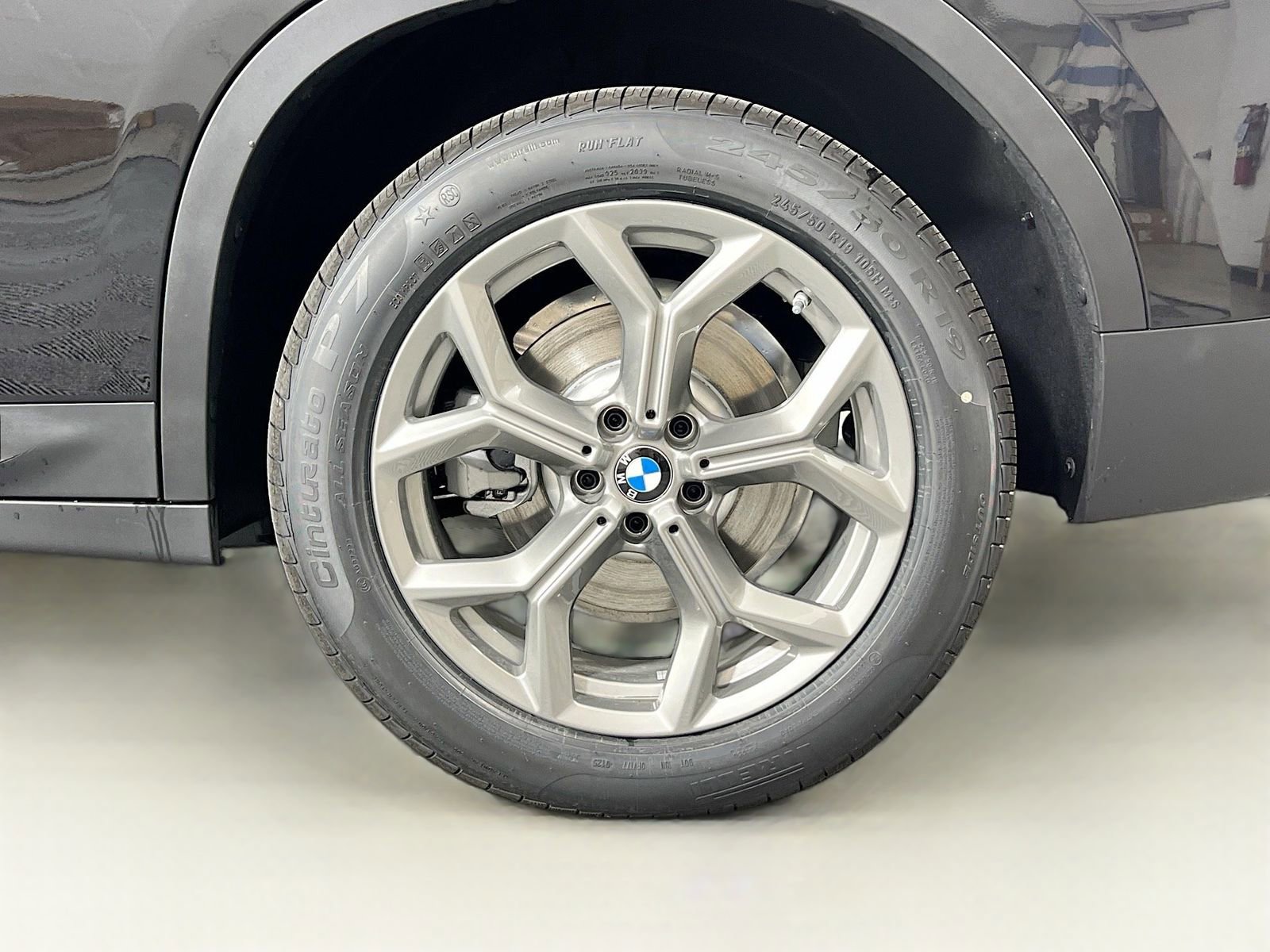 New 2025 BMW X4 xDrive30i w/ Convenience Package image 32