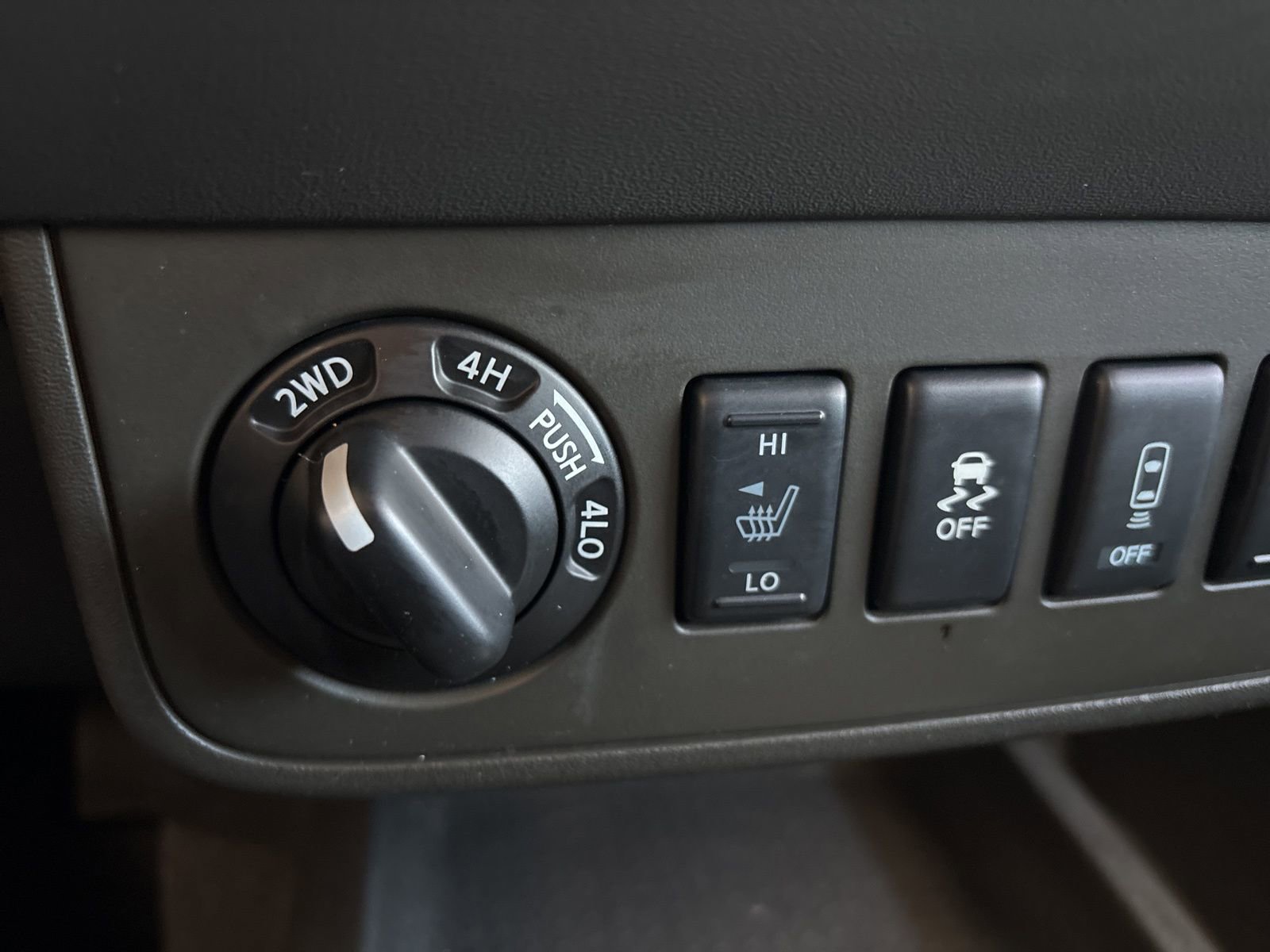 Used 2019 Nissan Frontier PRO-4X w/ Pro-4x Luxury Package image 25