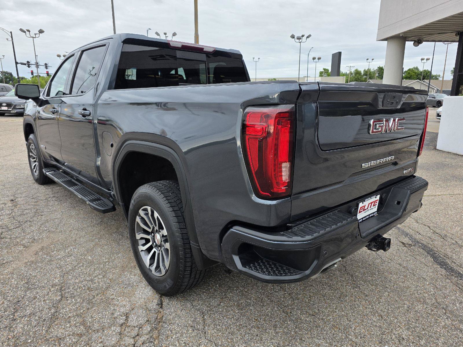 Used 2020 GMC Sierra 1500 AT4 w/ AT4 Premium Package AWD/4WD image 7