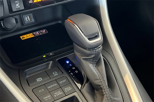 Used 2025 Toyota RAV4 XLE Premium image 19